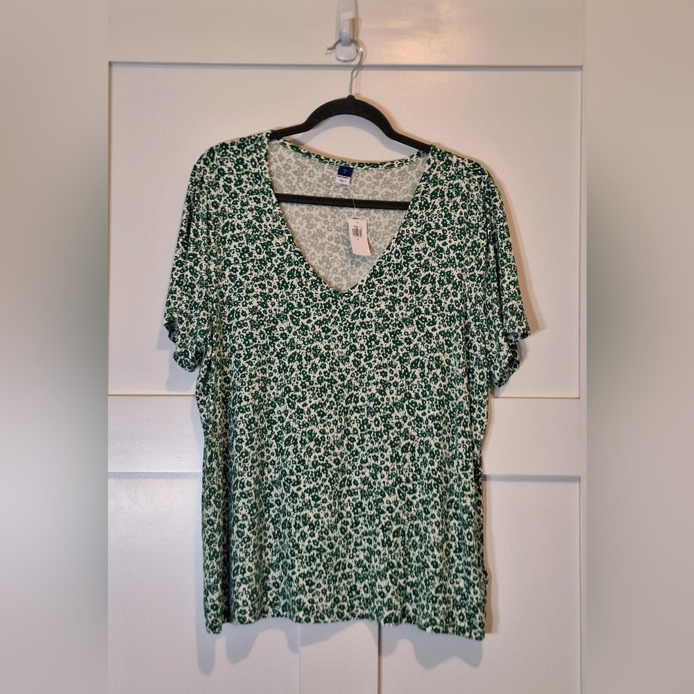 Old Navy Luxe New Rayon Stretch V Neck T Shirt Ditzy Floral Green White Size XL